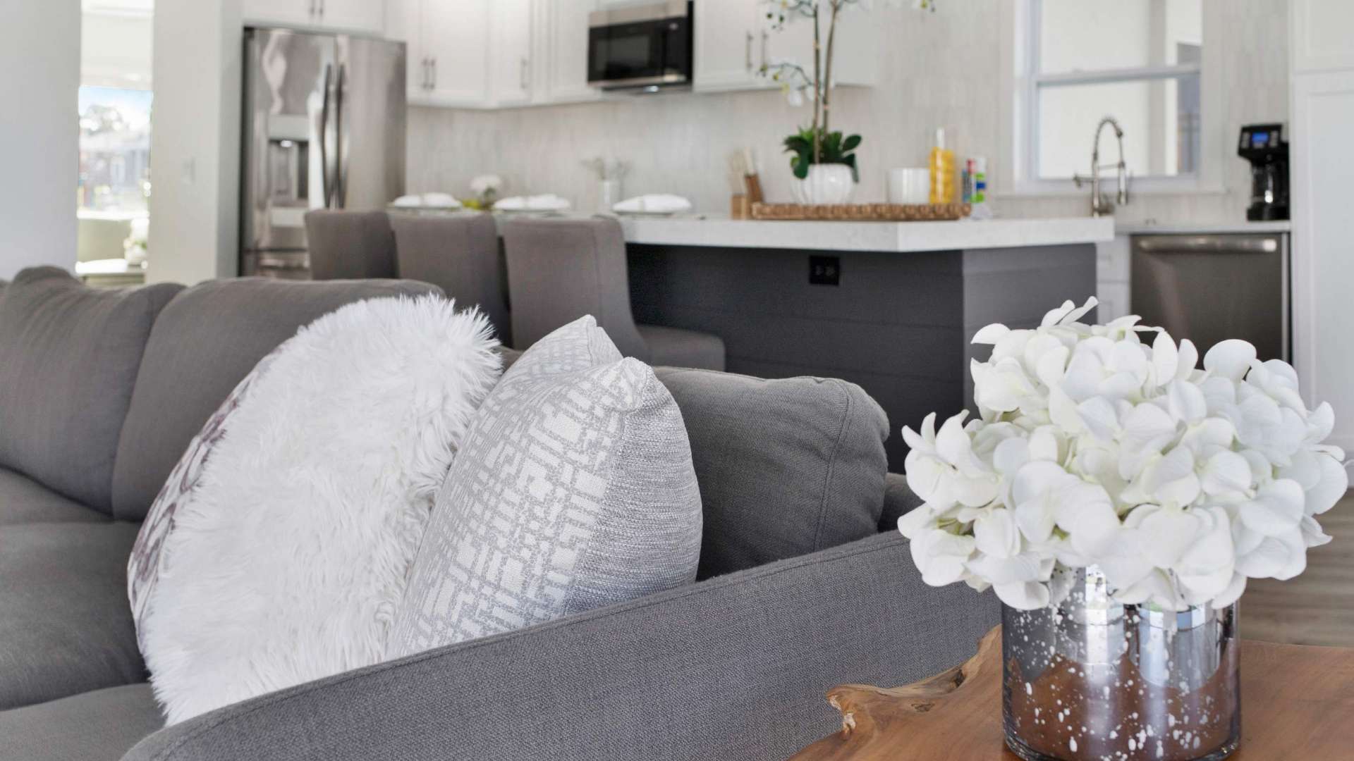 SWFL Renovation Pros – Living Room Space 31